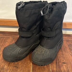 Kids snow boots size 6
